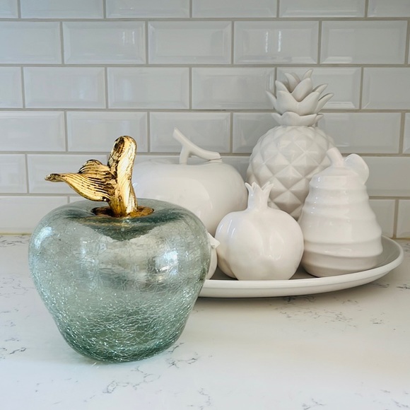 Large Clear Glass Apple Figurine - Picture 2 of 16